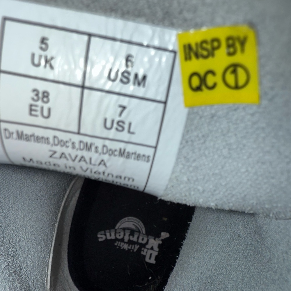 Dr. Martens Zavala Combat Boot in White Women’s Size 7 - Picture 4 of 4